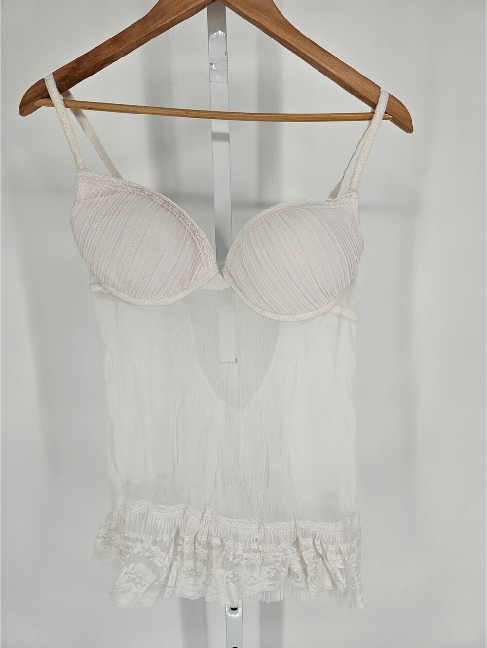 Cassandra Intimates Womens Sz M Sheer White Nightie Nightgown Ruffled Hem